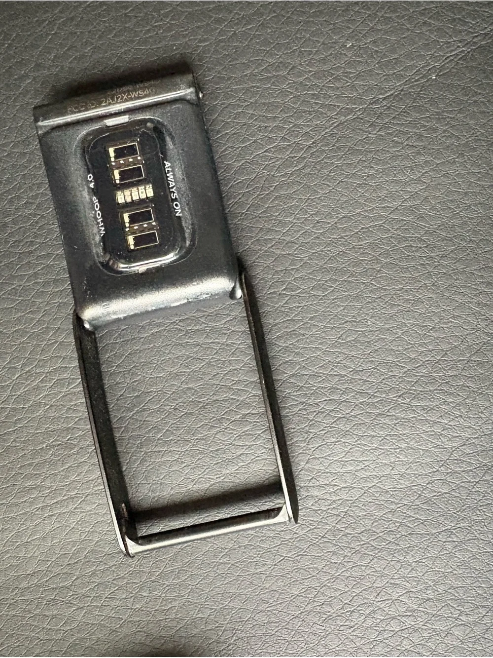 Used Whoop 4.0 + charger + brand new band